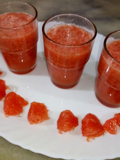 A picture of Grape fruit juice.