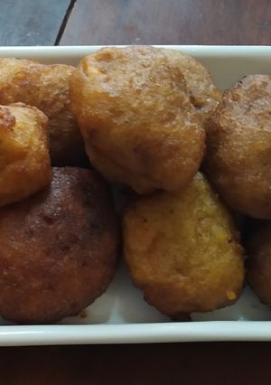 Una foto de Buñuelitos salados de arroz y calabacín