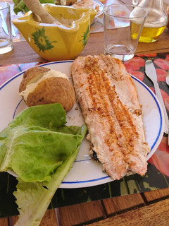 Una foto de Salmón a la sal