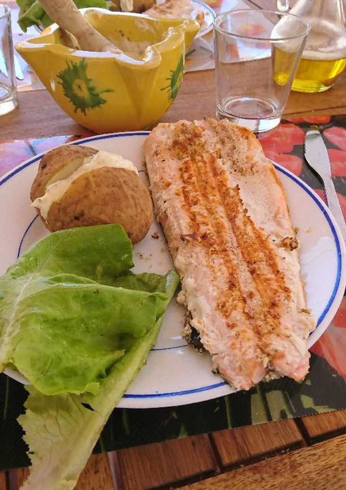 Una foto de Salmón a la sal