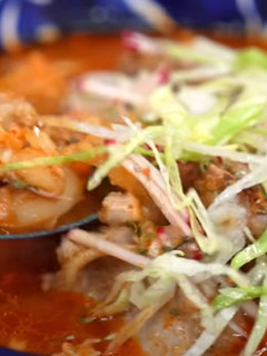 Una foto de Pozole Rojo