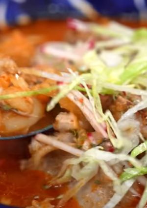 Una foto de Pozole Rojo