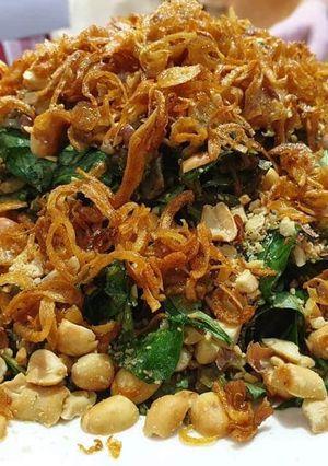 Hình của món Dắt xào xúc bánh tráng.