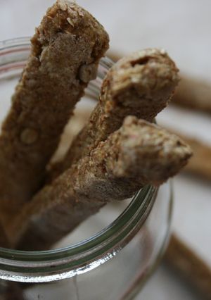 Una foto de Palitos integrales con queso y ajo