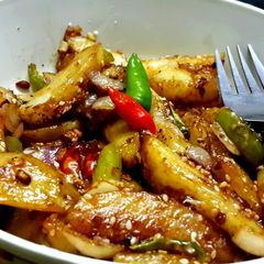 A picture of Chilli garlic potatoes.