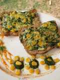 कॉर्न-स्पिनाच ओपन सैंड्विच (corn spinach open sandwich recipe in Hindi)