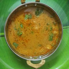 A picture of Soya chunks gravy.
