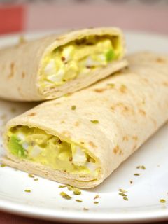 Avokádós tojássaláta wrap recept fotója