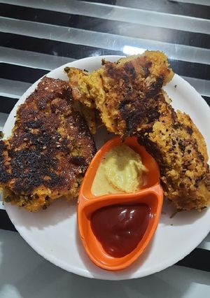 હાંડવો (Handvo Recipe In Gujarati) રેસીપી મુખ્ય ફોટો