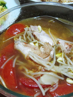 蕃茄黃豆芽雞湯 的食譜成品照片