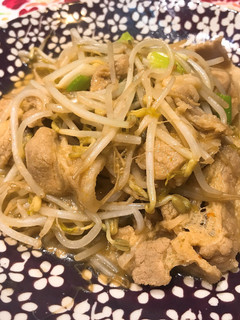豆芽炒肉片 的食譜成品照片
