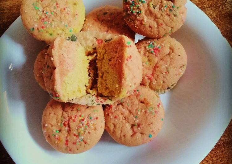 Recipe of Perfect Vanilla &amp;strawberry Cupcakes #dessertrecipe.