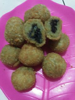 Foto resep Bola bola ubi Krenyes isi coklat #BikinRamadanBerkesan