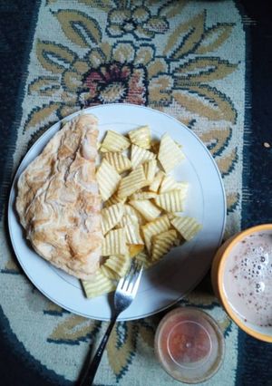 A picture of Fried yam with egg.