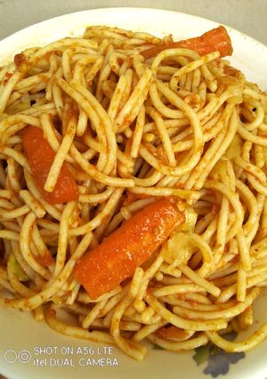 A picture of Garlic Stir Fried Pasta.