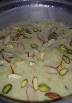 A picture of Zafrani Rabdi.