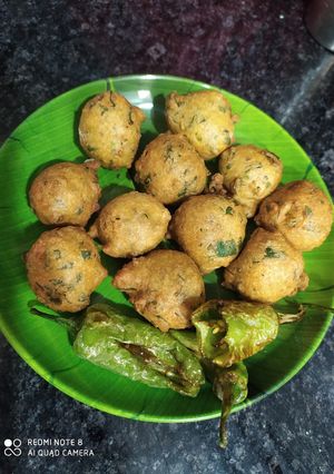 કરકરા લોટ ના ગોટા રેસીપી મુખ્ય ફોટો