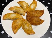 Una foto de beef empanadas