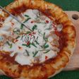Pizza teflon topping bawang dan sosis