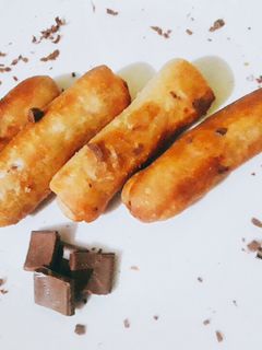 चॉकलेट रोल (Chocolate roll recipe in Hindi) रेसिपी मुख्य फोटो