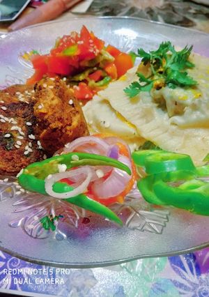 A picture of Kebabs stuffed Ravioli.