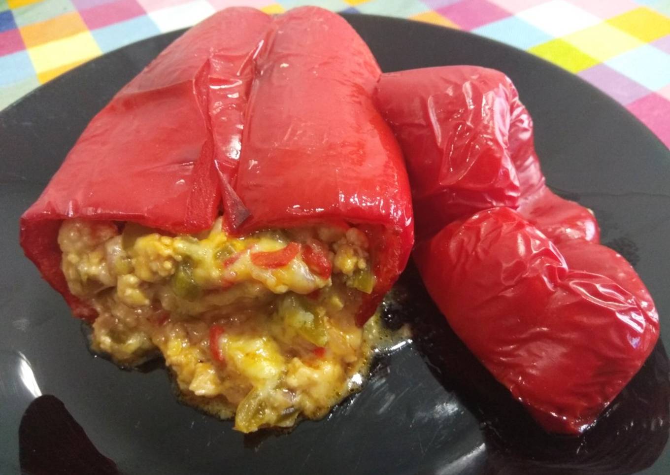 Pimientos rellenos de pollo con un toque de comino