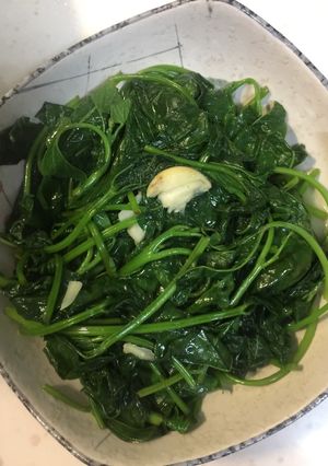 炒地瓜葉 的食譜成品照片