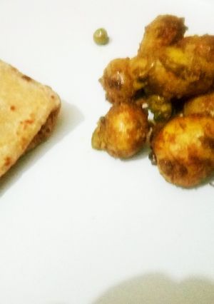 आलू मटर की सब्जी (Aloo Matar Ki Sabji recipe in Hindi) रेसिपी मुख्य फोटो