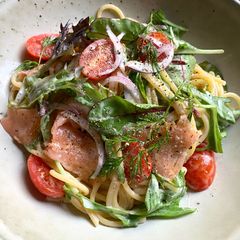 A picture of Smoked Salmon Salad Spaghetti.