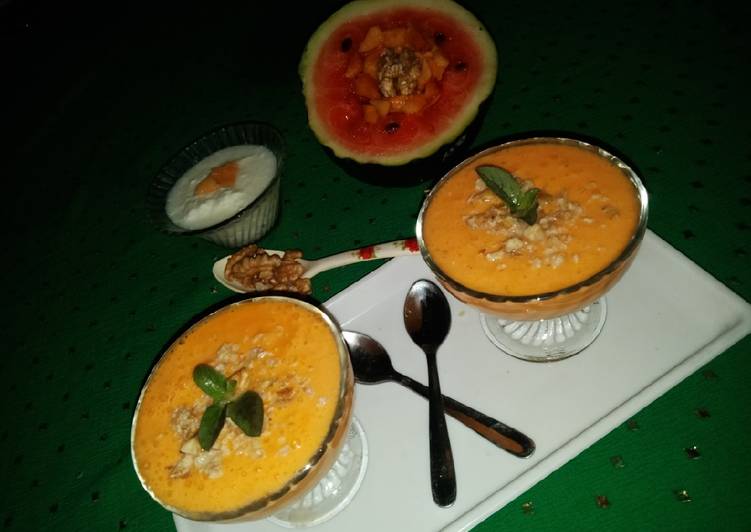 Simple Way to Prepare Award-winning Melon Papaya Smoothie