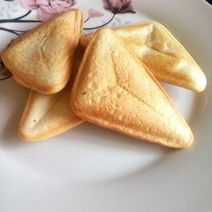 A picture of Ginger shortcakes.