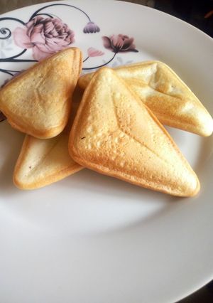 A picture of Ginger shortcakes.