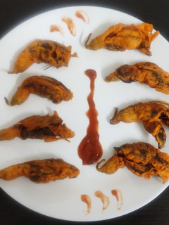 அகத்திப்பூ பக்கோடா (Akathi poo pakoda recipe in tamil) செய்முறை முக்கிய புகைப்படம்