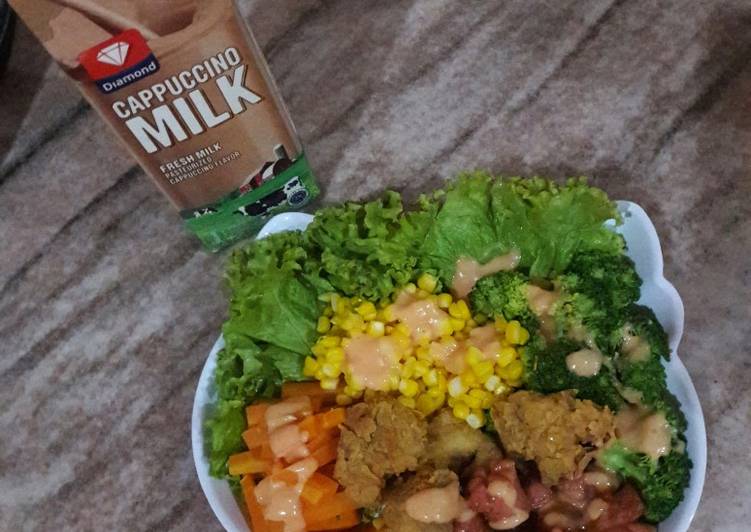 Resep Veggie salad with chicken crispy sausage ⚘😊 Menggugah Selera