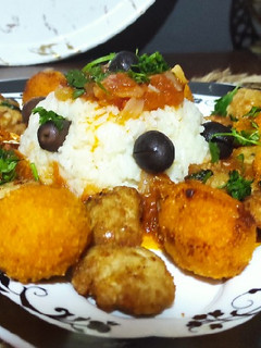 صورة لوصفة عشائي اليوم طبق متنوع (أرز بكفتة الدجاج وسمك لكراب)