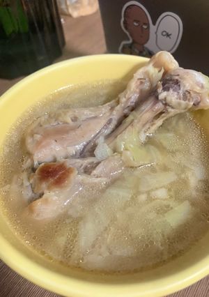 รูปของ น่องไก่กะหล่ำปลีต้มซุปกระเทียม