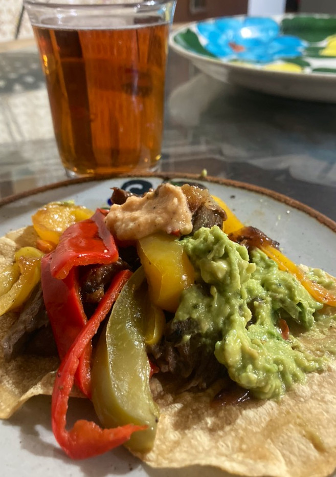 Una foto de Fajitas gri🍴una especialidad de mi casa hecho en México Mexican curios 🥑