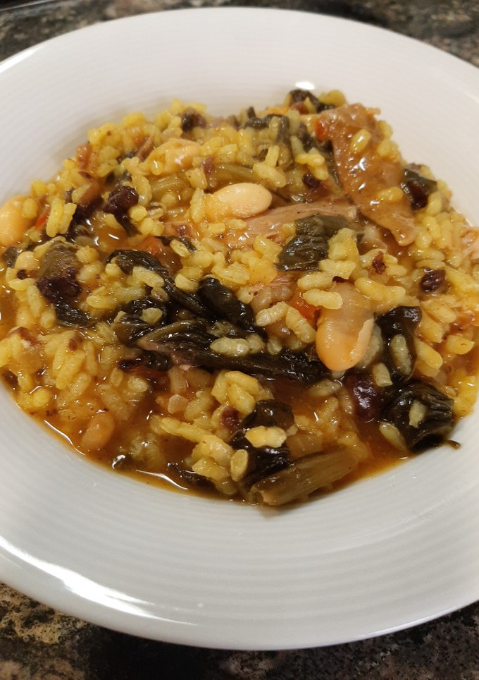 Una foto de Arroz en perol (arroz con acelgas)