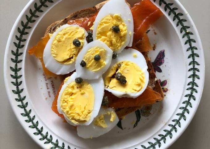 Step-by-Step Guide to Prepare Speedy Smoked Trout, Duck Egg & Capers on
Toast