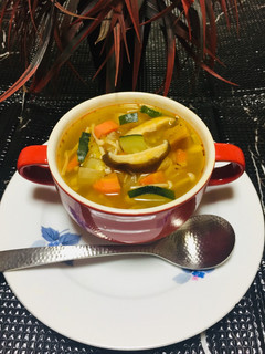Una foto de Sopa Crema con Hongos Kión (jengibre) Vegetales!