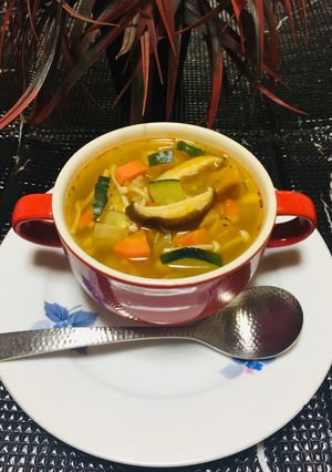 Una foto de Sopa Crema con Hongos Kión (jengibre) Vegetales!