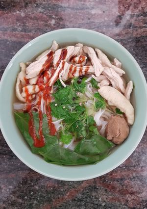 Hình của món Phở Gà Bò Viên.