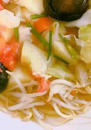 Hình của món Bún qua cầu Vân Nam.