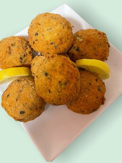 Una foto de Champiñones Empanados crujientes, rellenos de Foie gras de pato