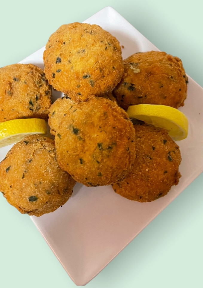 Una foto de Champiñones Empanados crujientes, rellenos de Foie gras de pato