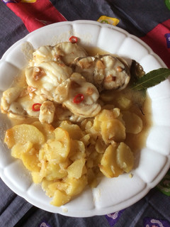Una foto de Rape al horno con refrito de ajo