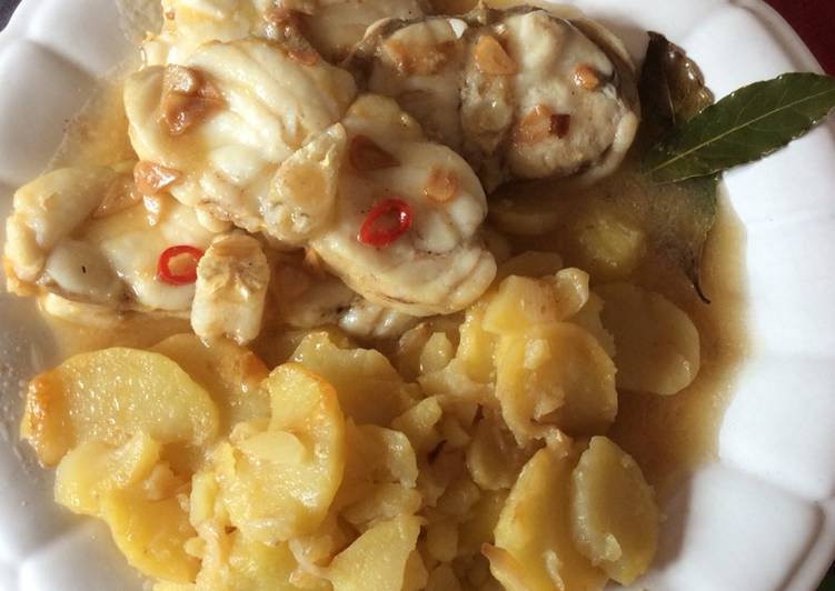 Rape al horno con refrito de ajo