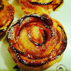 A picture of Apple Cinnamon pastry.
