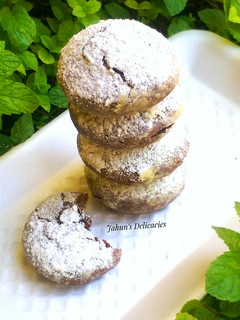A picture of Chocolate Crinkle Cookies.