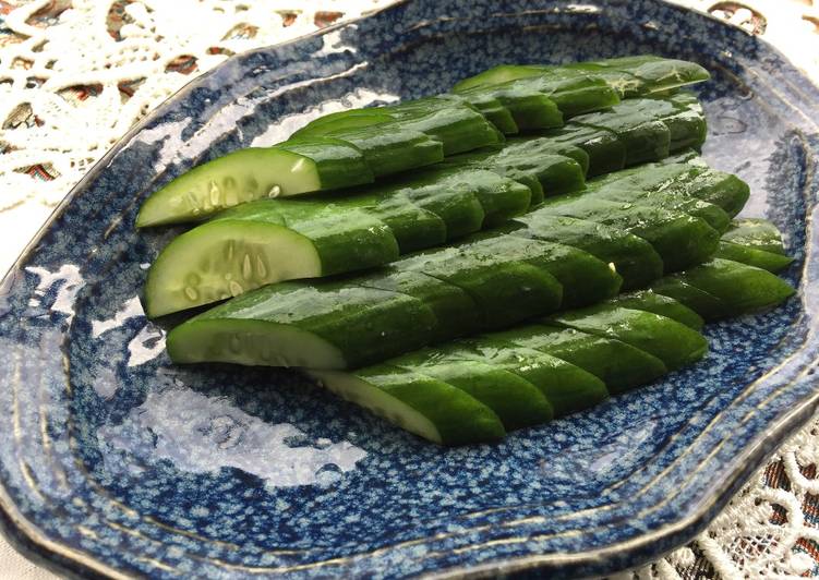 Recipe of Super Quick Homemade Japanese Salty Cucumber (Tsukemono)